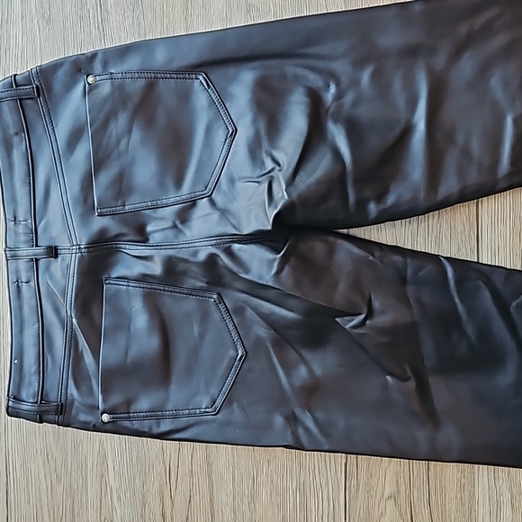 Zara Black Vegan Leather Slight Flare Cropped Pants 4 NWOT - Picture 8 of 8